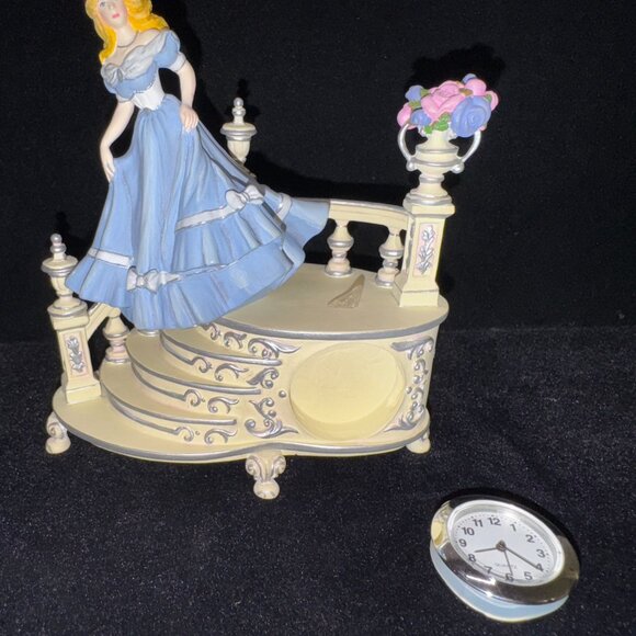 Collector Gallery Resin Cinderella Clock figurine Glass slipper Disney - 1496 - Picture 10 of 13